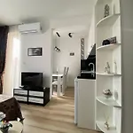 под наем с208 в афродита гарденс 公寓式酒店