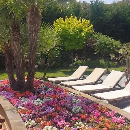 под наем с208 в афродита гарденс ساني بيتش