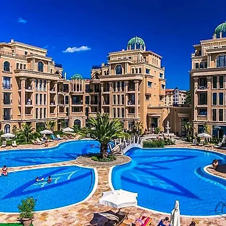 под наем с208 в афродита гарденс 公寓式酒店 阳光海滩
