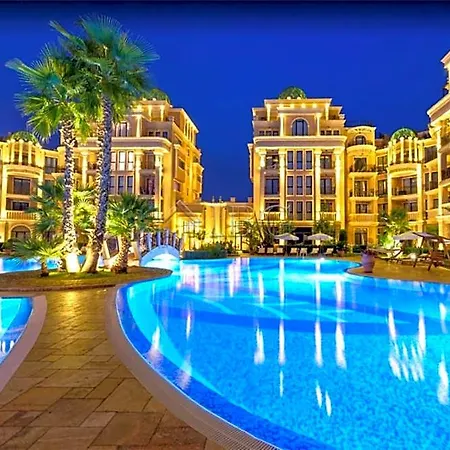 公寓式酒店 под наем с208 в афродита гарденс 阳光海滩
