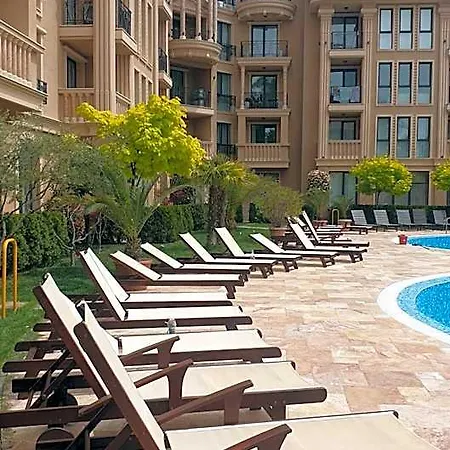 公寓式酒店 под наем с208 в афродита гарденс 阳光海滩
