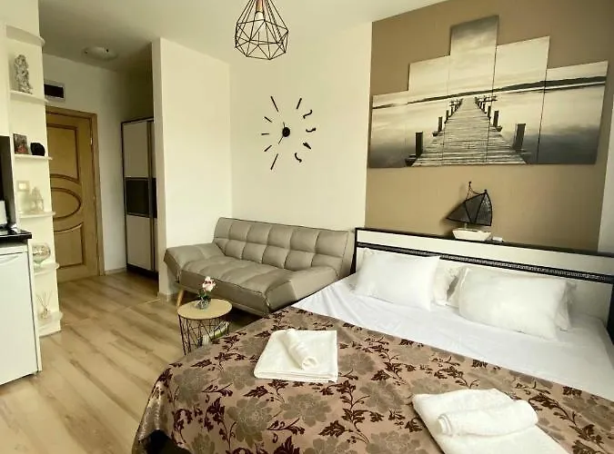 под наем с208 в афродита гарденс Aparthotel